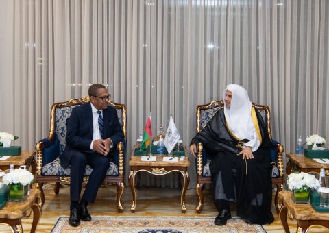 This evening in his office, His Excellency Sheikh Dr. Mohammed Al-issa  , Secretary-General of the MWL and Chairman of the Organization of Muslim Scholars, met with His Excellency Carlos Pinto Pereira, Minister of Foreign Affairs of Guinea-Bissau