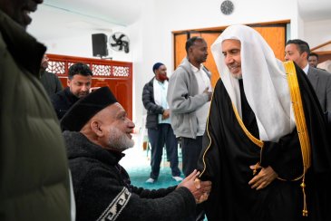 الأمين العام لرابطة العالم الإسلامي يزور مسجد النور في كرايستشيرش النيوزيلندية.. ويعلن تكفّل الرابطة بإعادة بناءه