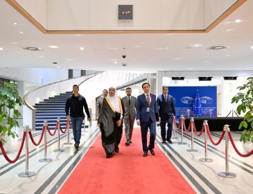 Hier soir, le Secrétaire général, cheikh Mohammed Alissa a rencontré à Bruxelles des représentants du Parlement européen et leurs collaborateurs.