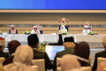 ‏"من البرامج الفاعلة لأول ملتقىً من نوعه لفُقهاء الأُمّة، الذي نظَّمَه المجمع الفقهي الإسلامي، بالعاصمة الماليزيّة كوالالمبور":  ‏وضْع خطةٍ استراتيجيةٍ مُشتركةٍ تُوحِّد الجهودَ في مواجهة التحديات الفكرية والفقهية المُعاصِرة.  ‏ إعداد مناهجَ متجددةٍ قادرةٍ على تيسير العلوم الشرعية، بما يعين طلاب العِلم والعموم على استيعاب الأحكام الشرعية.