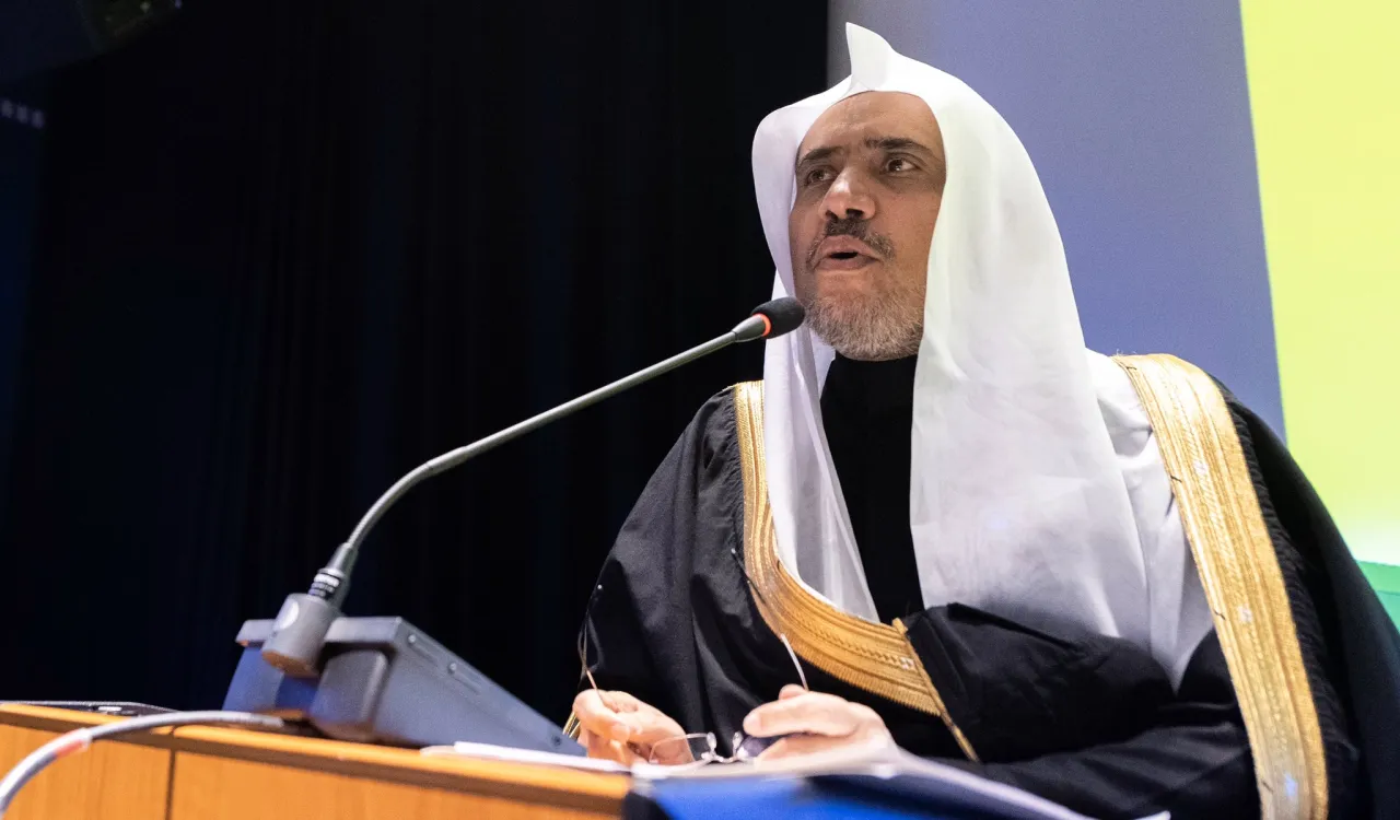 La Ligue Islamique Mondiale a organisé divers colloques en Scandinavie dont le premier à Copenhague «L’identité nationale et la sécurité idéologique» avec la participation d’acteurs religieux politiques médiatiques et diplomatiques au Danemark.