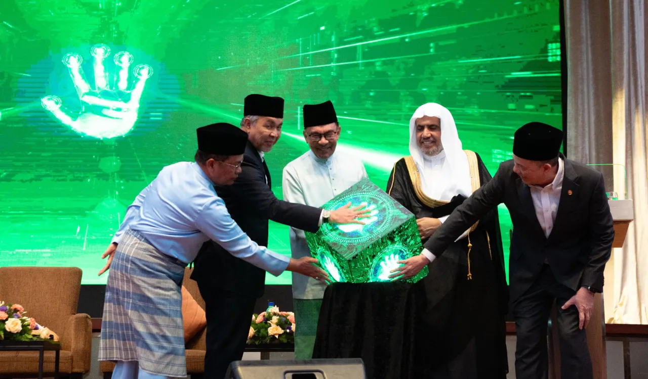 The Malaysian Prime Minister announces that this conference will serve as the Founding Conference for Fraternity and Cooperation among Religious Leaders