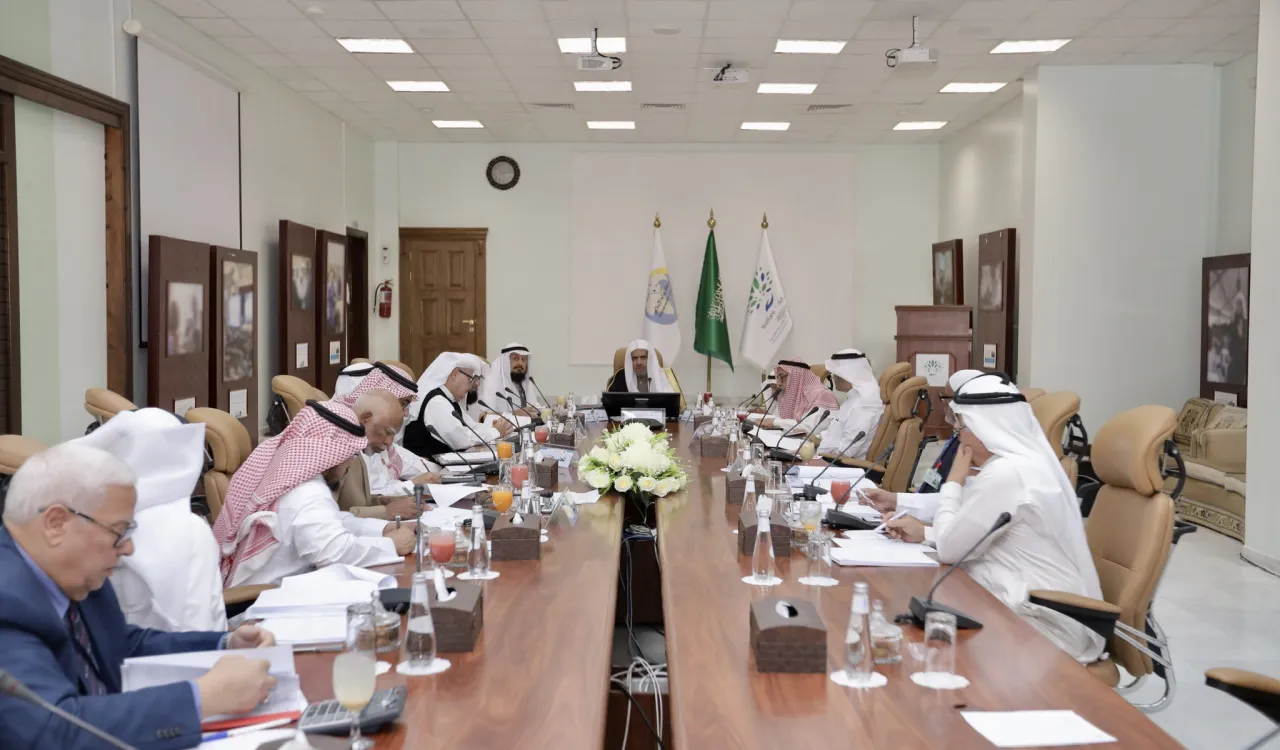 Cheikh D. #MohammadAlissa préside le Conseil d’administration de l’Organisation mondiale de secours de protection et de développement en présence de ses membres où divers sujets et projets ont été traités.