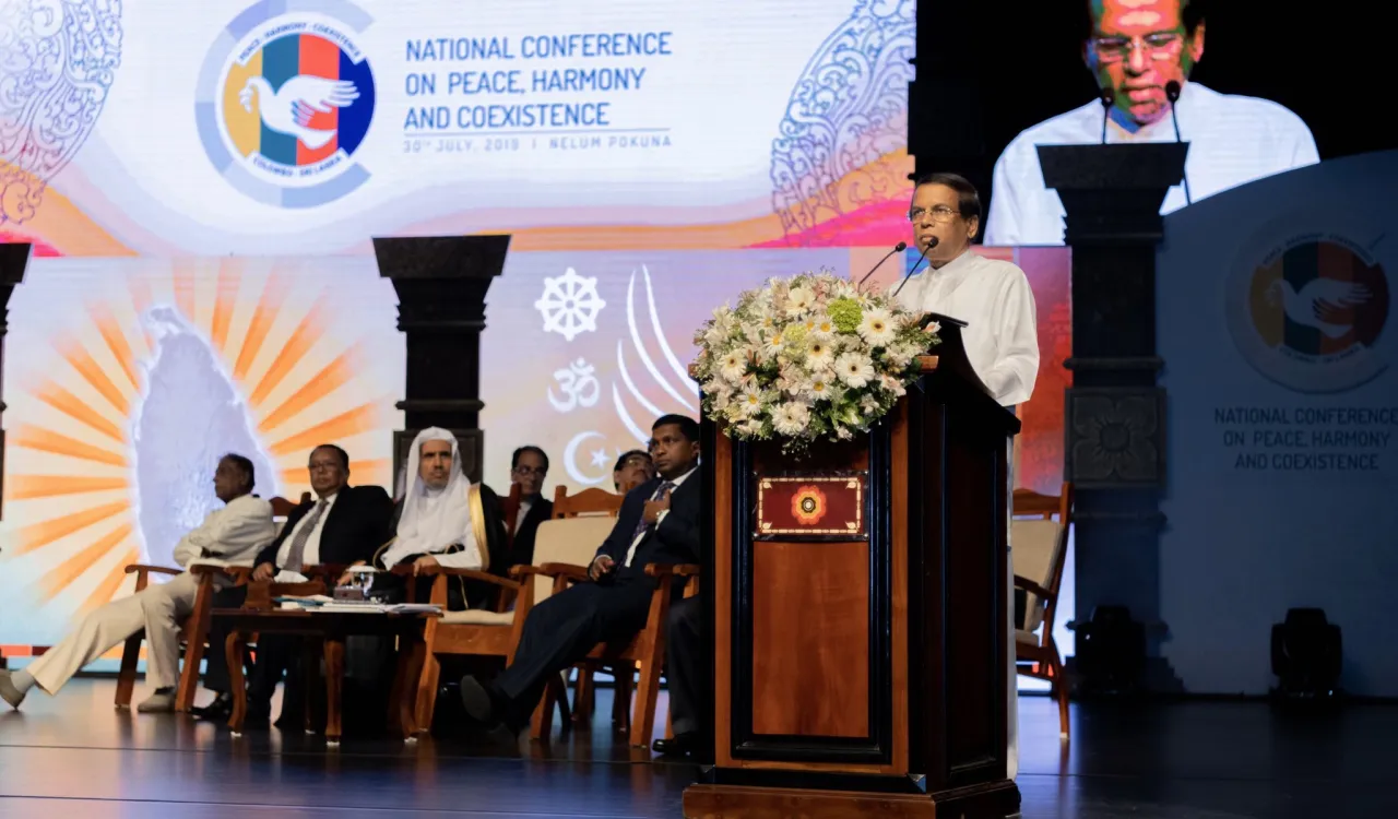 Le Prt sri lankais au Sommet Paix Religions de la Ligue : « Les organisations terroristes ne croient pas au dialogue ne représentent pas l’Islam» les musulmans aussi ont souffert des attentats. Nous ne délaisserons pas notre harmonie qui est la nôtre depuis des siècles ».