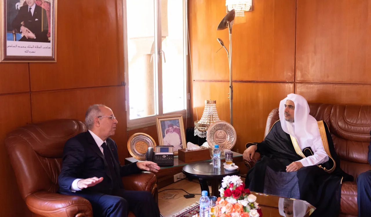 Le Ministre marocaaires rin des affeligieuses et des legs D. Ahmed Taowfik recevant à Rabat le D.  Mohammad Alissa .
