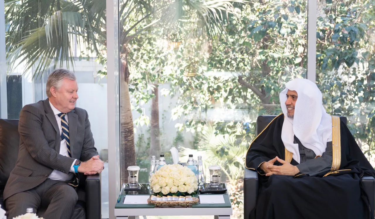 استقبل معالي الأمين العام، رئيس هيئة علماء المسلمين، الشيخ د.محمد العيسى‬⁩ في مكتبه بالرياض، سعادة المدير التنفيذي لمنظمة مكافحة التهاب الكبد السيد فين جارلي رود