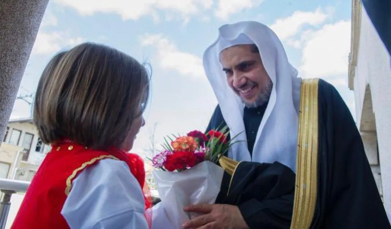 La LIM promeut l’ouverture aux autres et le dialogue interreligieux pour créer un monde plus pacifique et éradiquer la menace de l'extrémisme.