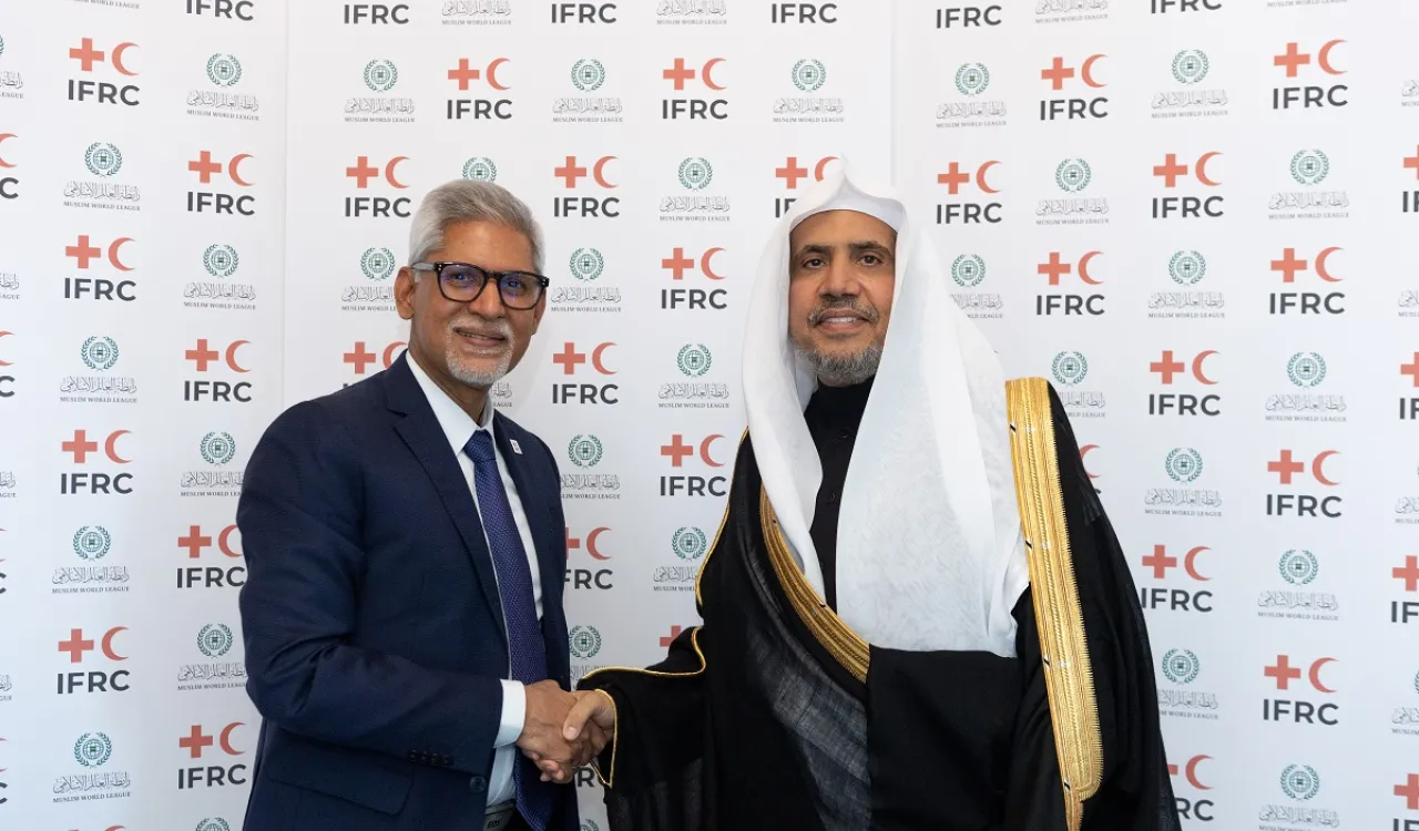 Mohammad Alissa et le SG de la FISCR signent un accord pour soutenir les victimes des conflits les migrants, les personnes déplacées dans le monde