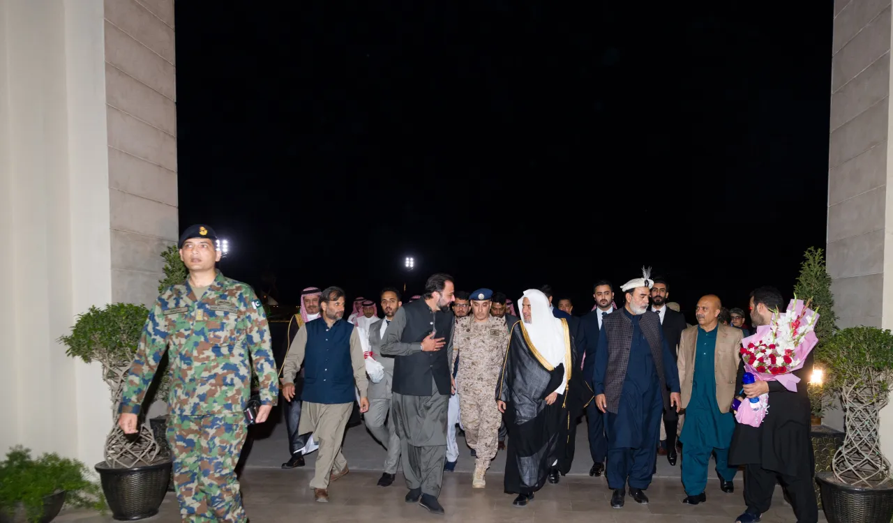 وزیر اعظم پاکستان کے باضابطہ دعوت پر، شاہ فیصل مسجد اسلام آباد میں عید الفطر کے اجتماع سے خطاب کرنے کے لئے سیکرٹری جنرل رابطہ اور چیئرمین مسلم علماء کونسل عزت مآب شیخ ڈاکٹر محمد العیسی کی اسلام آباد آمد