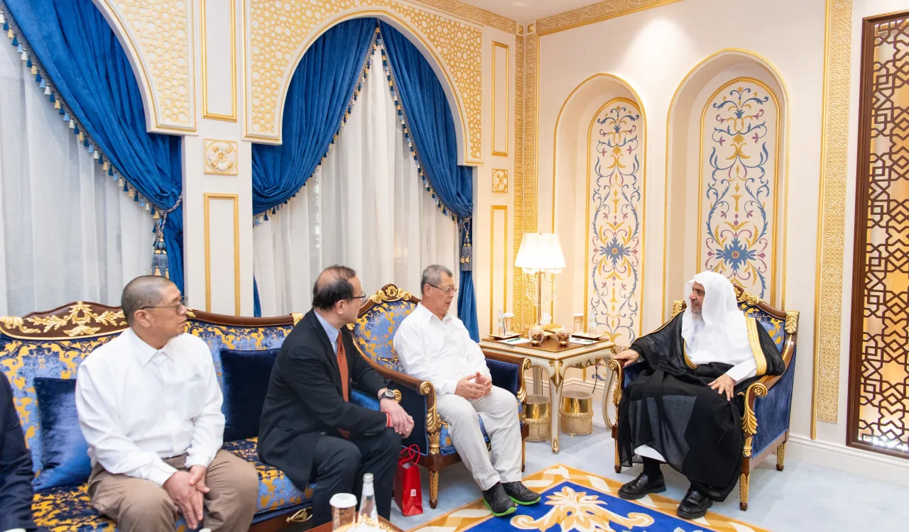 At the headquarters of the MWL in Makkah, His Excellency Sheikh Dr.Mohammed Alissa, Secretary-General of the MWL and Chairman of the Organization of Muslim Scholars, met with His Eminence, the President of the Muslim Association in Taipei