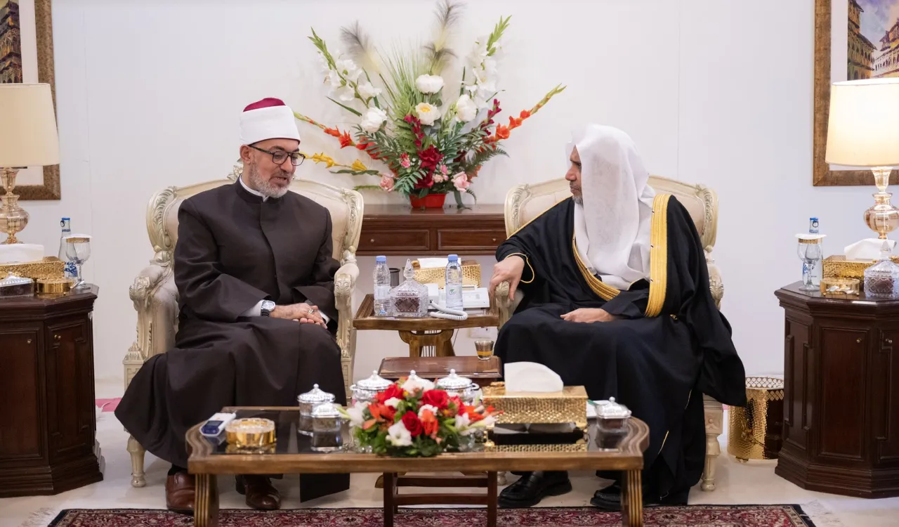 استقبلَ معالي الأمين العام، رئيس هيئة علماء المسلمين، فضيلة الشيخ د.⁧‫محمد العيسى‬⁩‬⁩، بمقر إقامته في العاصمة الباكستانية "إسلام آباد"، فضيلةَ مفتي الديار المصرية، الشيخ د.نظير محمد عياد