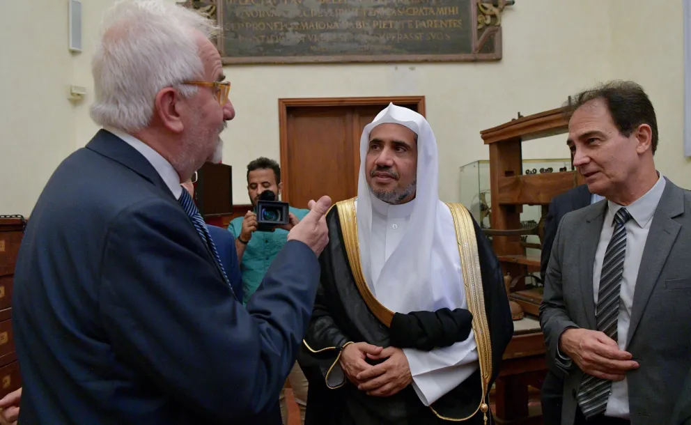 HE the SG of the MWL Dr. Mohammed Alissa visits the Library of Laurentian in Florence. He was received by the director of the library and reviewed a number of historical documents and books