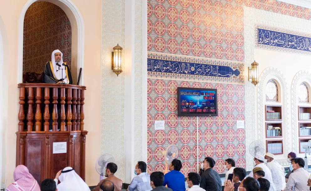 At the invitation of Islamic leaders in Cambodia, Sheikh Dr.  Mhmd Alissa  gave a speech at the Great Mosque in Phnom Penh addressing major issues surrounding Islam and its role in the world.