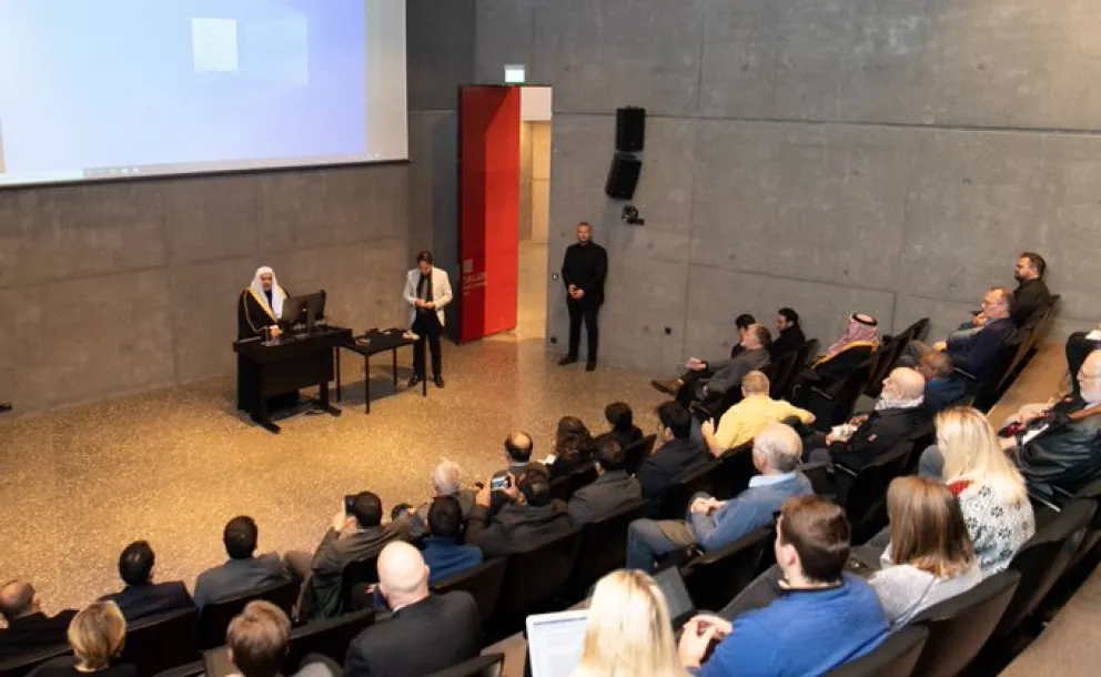  HE Dr. Mohammad Alissa engaged with young leaders at the University of Iceland on how to build bridges & promote unity to tackle the most pressing issues of today