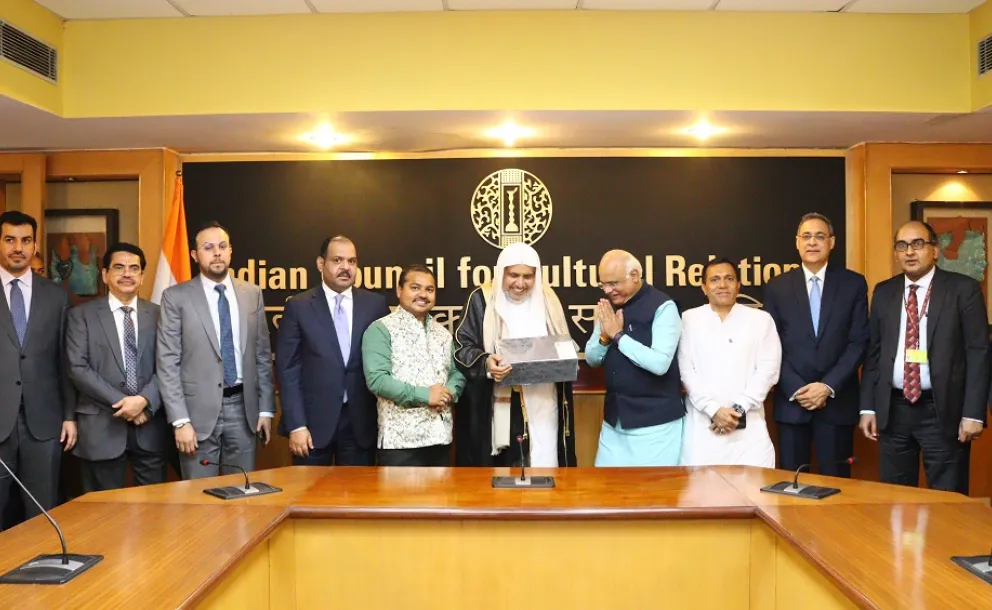 His Excellency Sheikh Dr.Mohammad Al-Issa, Secretary-General of the MWL, Chairman of the Organization of Muslim Scholars, met earlier today in New Delhi with the President of the Indian Council for Cultural Relations, Dr. Vinay Sahasrabuddhe