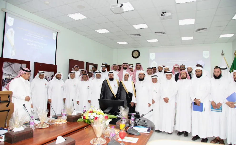 In a meeting at the headquarters of the IARCD in Jeddah, HE the SG of the MWL and Chairman of the Board of Directors of the Association gives instructions to increase the efforts to help the affected Rohingya refugees