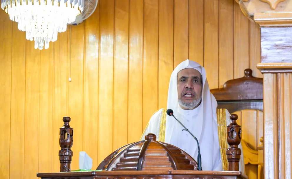 معالي الأمين العام، رئيس هيئة علماء المسلمين، فضيلة الشيخ د.⁧‫محمد العيسى‬⁩ ‬⁩، يخطُب في المصلين ويؤمّهم في العاصمة الرواندية "كيغالي"، متناولًا عددًا من الموضوعات الإسلامية المُعاصرة، ومهنِّئًا بحلول شهر رمضان المبارك