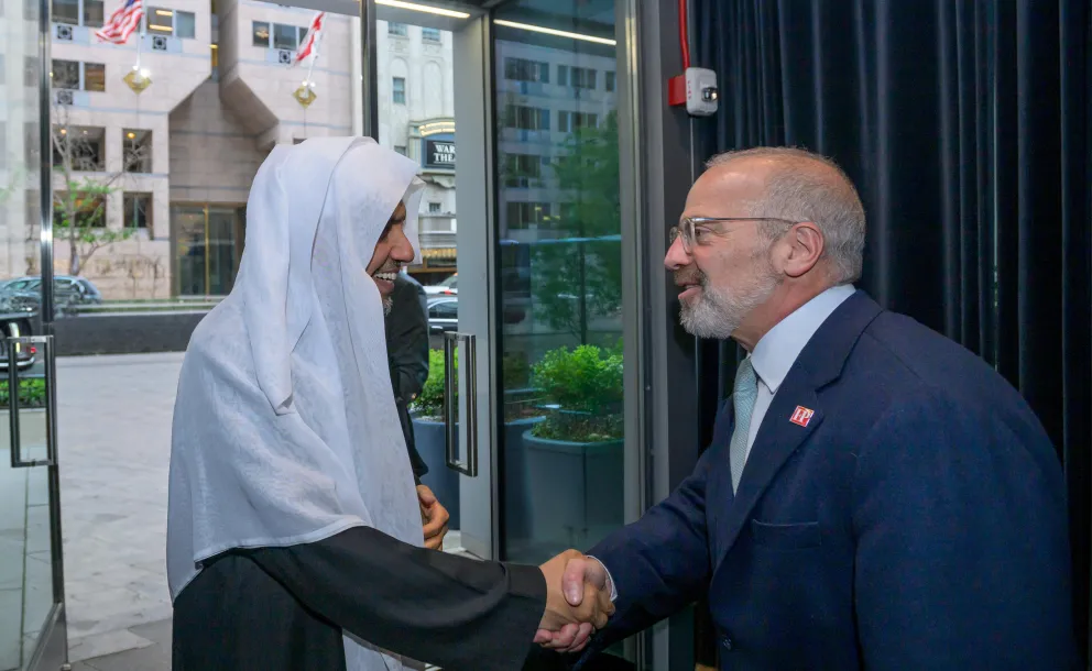 مجلة "فورين بوليسي" تستضيف الأمين العام لرابطة العالم الإسلامي