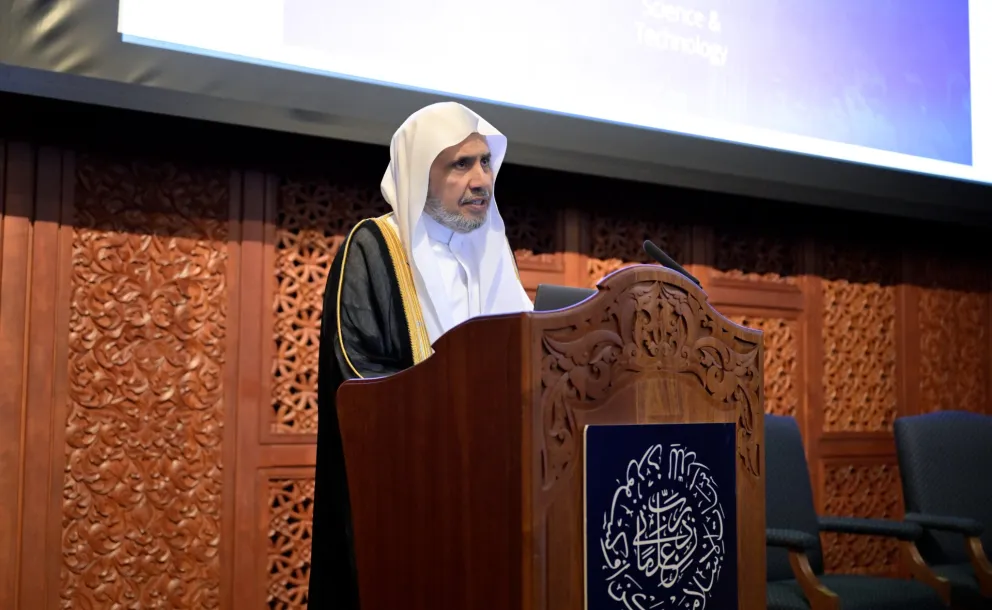 شاركَ معالي الأمين العام، رئيس هيئة علماء المسلمين، فضيلة الشيخ د. ⁧‫محمد العيسى‬⁩ ‬⁩، بكلمةٍ رئيسية في افتتاح اجتماع رفيع المستوى لفريق الخُبراء، بمركز "أكسفورد للدراسات الإسلامية"