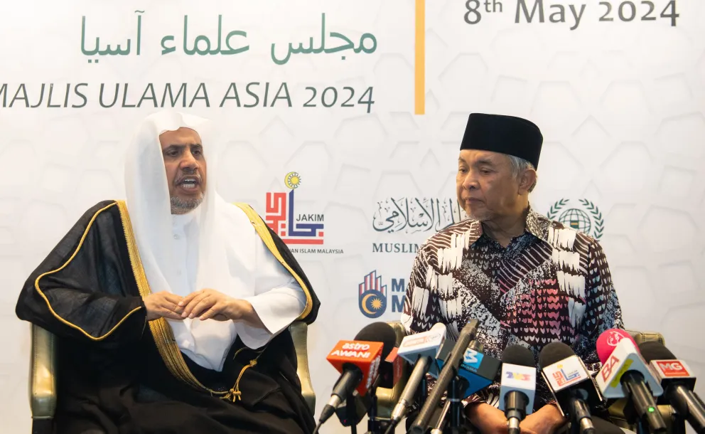 His Excellency Sheikh Dr. Mohammed Alissa, Secretary-General of the MWL, at a press conference following the inauguration of the Council of ASEAN Scholars: