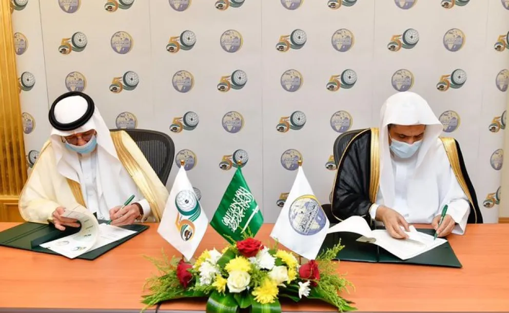 HE Dr. Mohammad Alissa signed an agreement with the OIC_OCI to work together to confront extremism by promoting the key values ​​of coexistence & dialogue