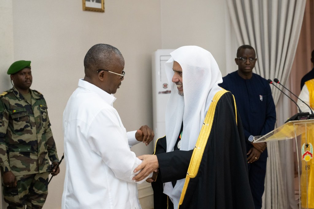 At the Presidential Palace in Bissau,  His Excellency Mr. Umaro Sissoco Embalo, the President of the Republic of Guinea-Bissau, awarded His Excellency Sheikh Dr. Mohammed Alissa